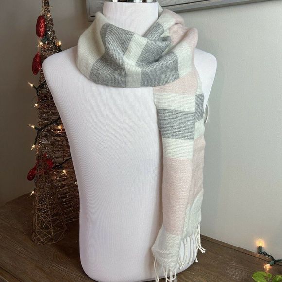 NWT Steve Madden Mid Weight Cozy Muffler Scarf with Fringe Lurex Pink Gray White - Picture 8 of 8